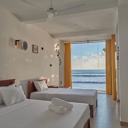 Kings Bay Beach Resort Galle Kültér fotó