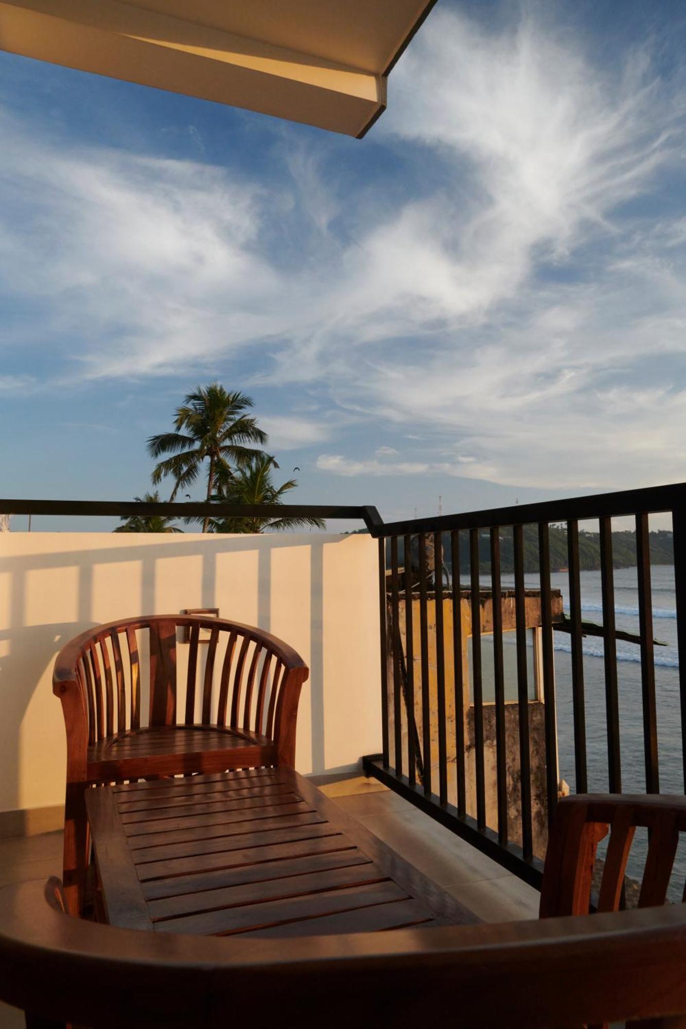 Kings Bay Beach Resort Galle Kültér fotó