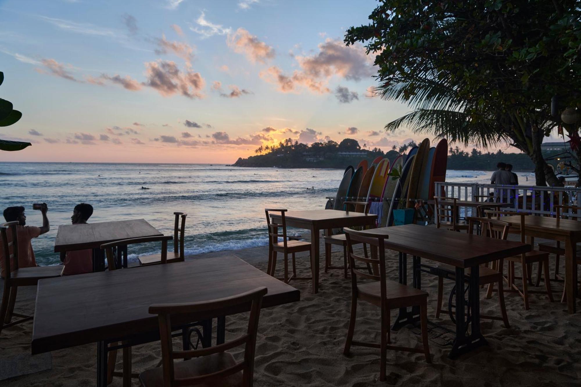 Kings Bay Beach Resort Galle Kültér fotó
