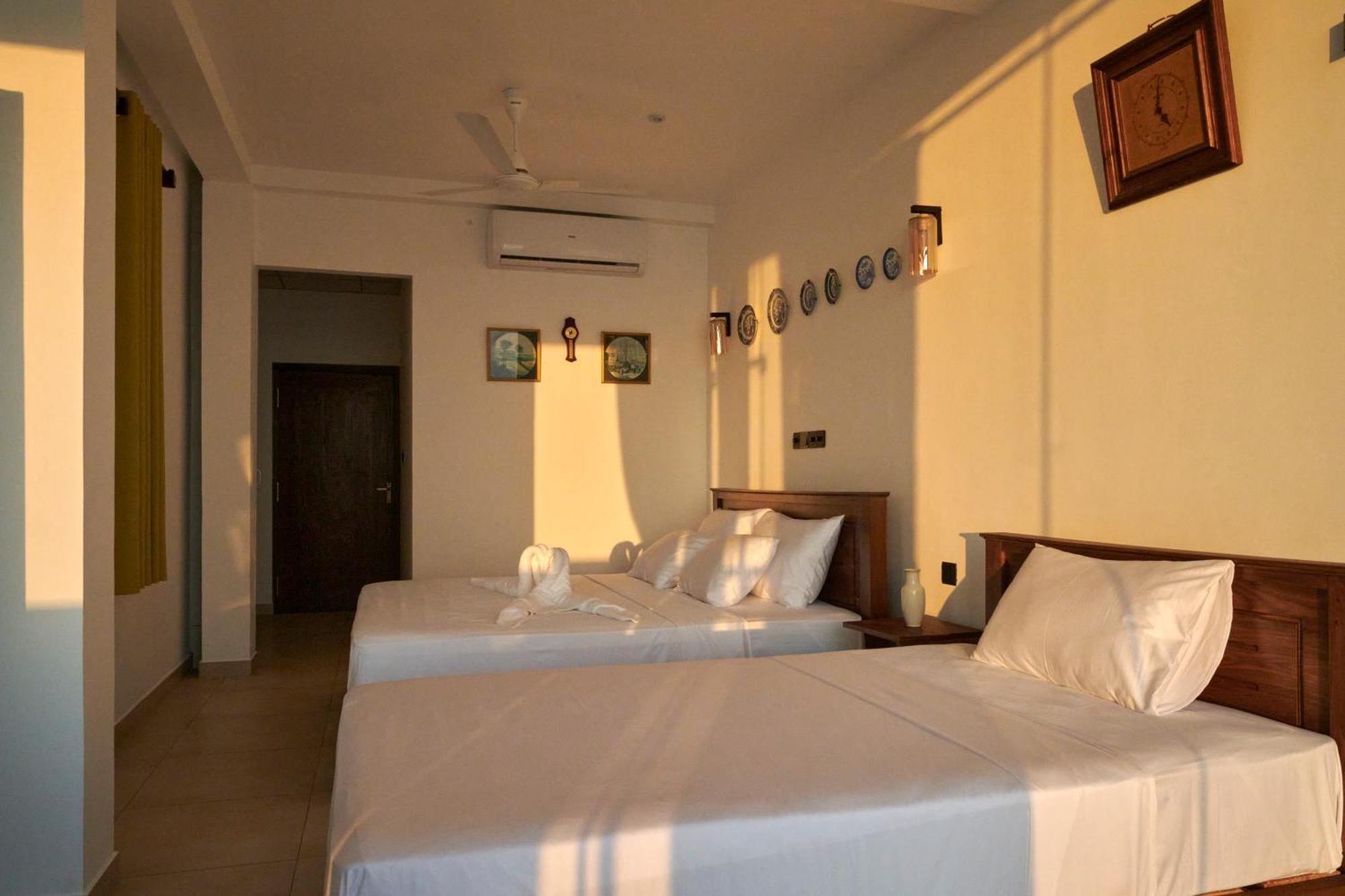 Kings Bay Beach Resort Galle Kültér fotó