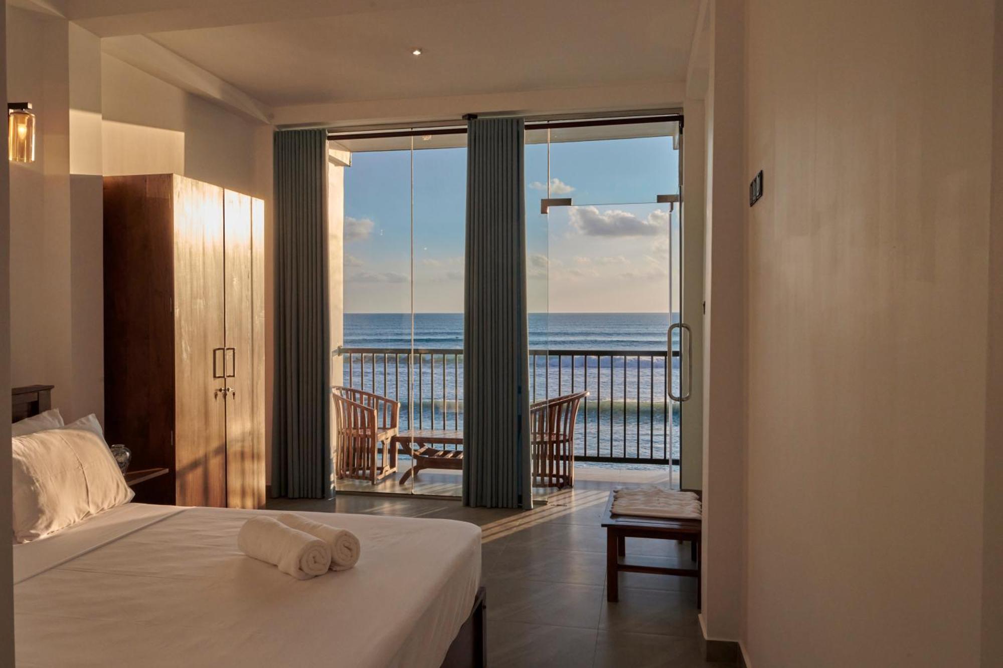 Kings Bay Beach Resort Galle Kültér fotó