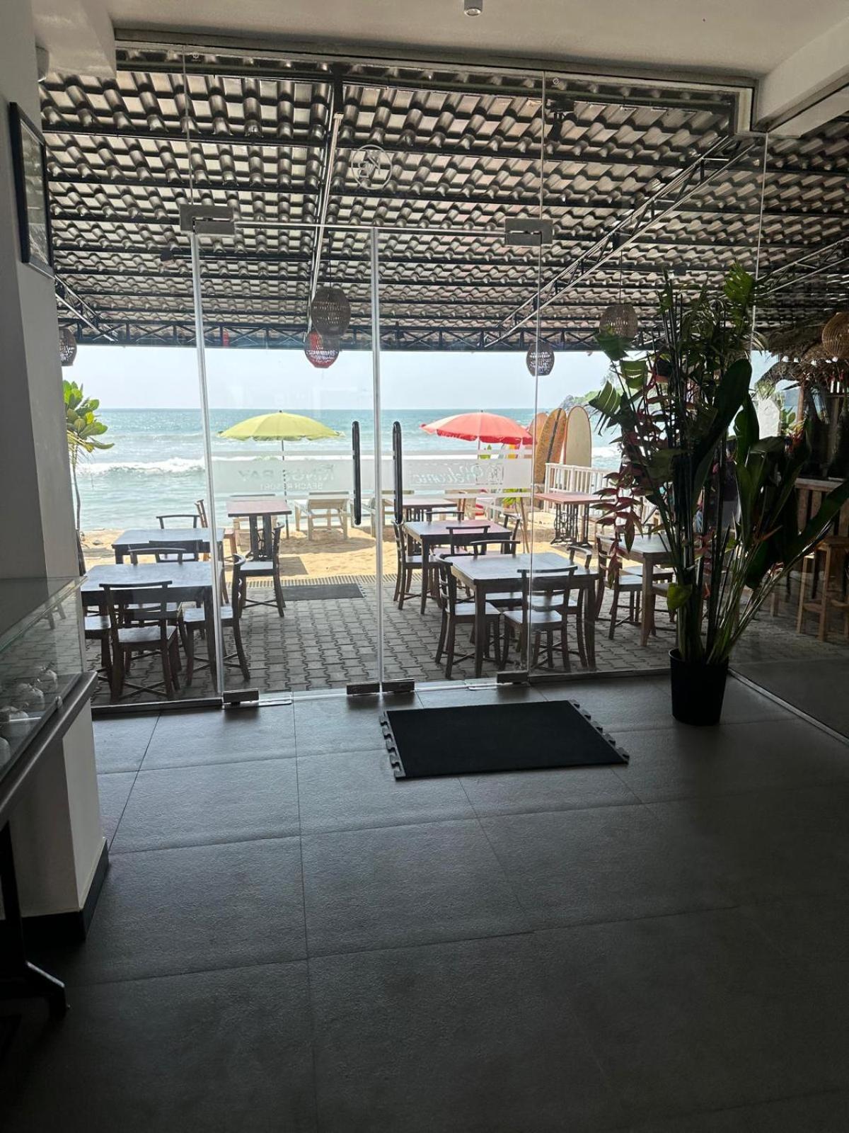 Kings Bay Beach Resort Galle Kültér fotó