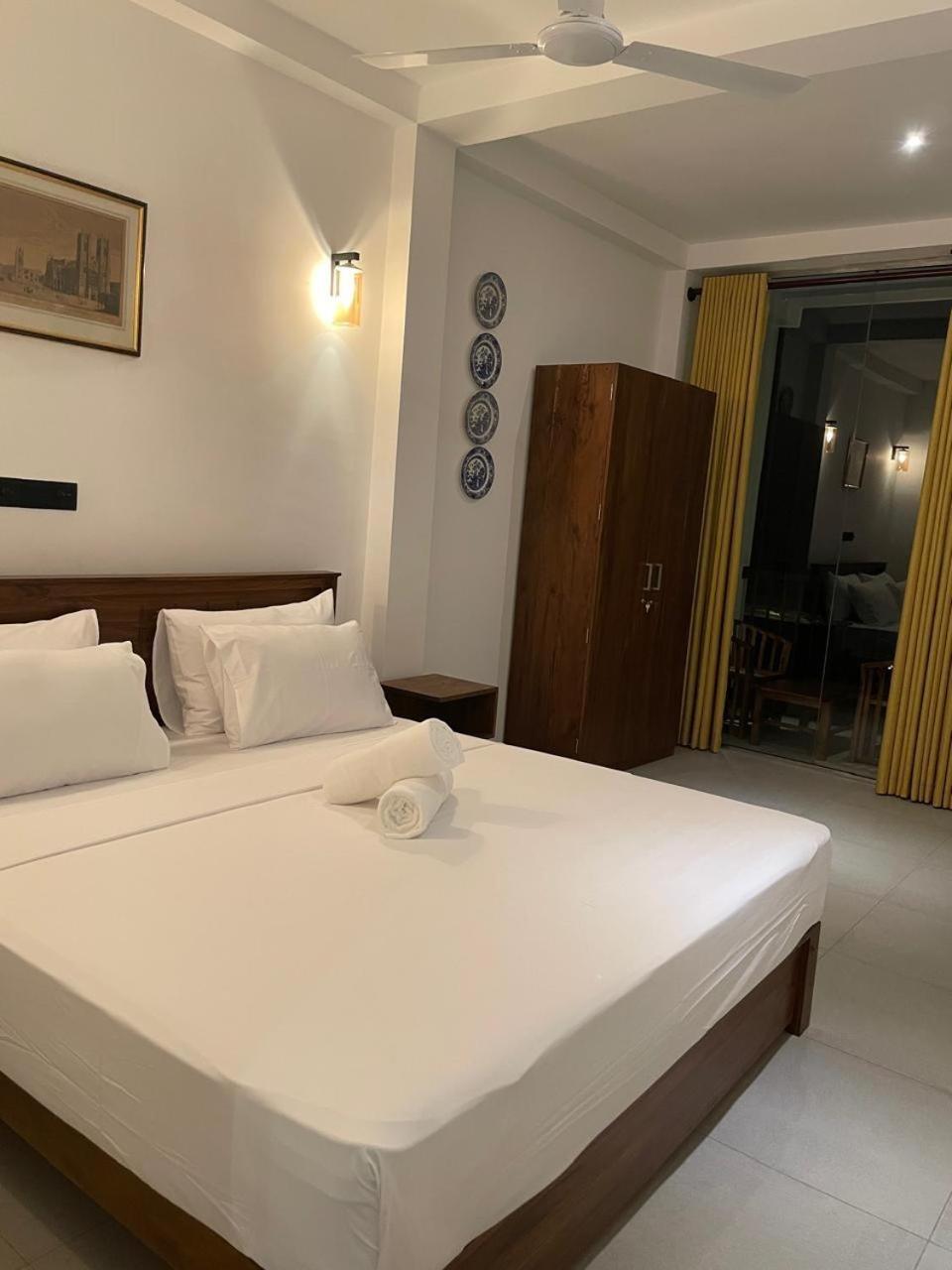 Kings Bay Beach Resort Galle Kültér fotó